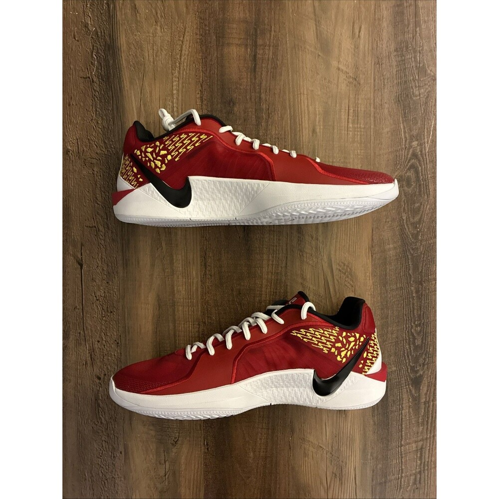 Nike Sabrina 2 'USC' Red Black Gold Basketball Shoe Women 15/Men 13.5 HF0670-900 - Picture 2 of 7